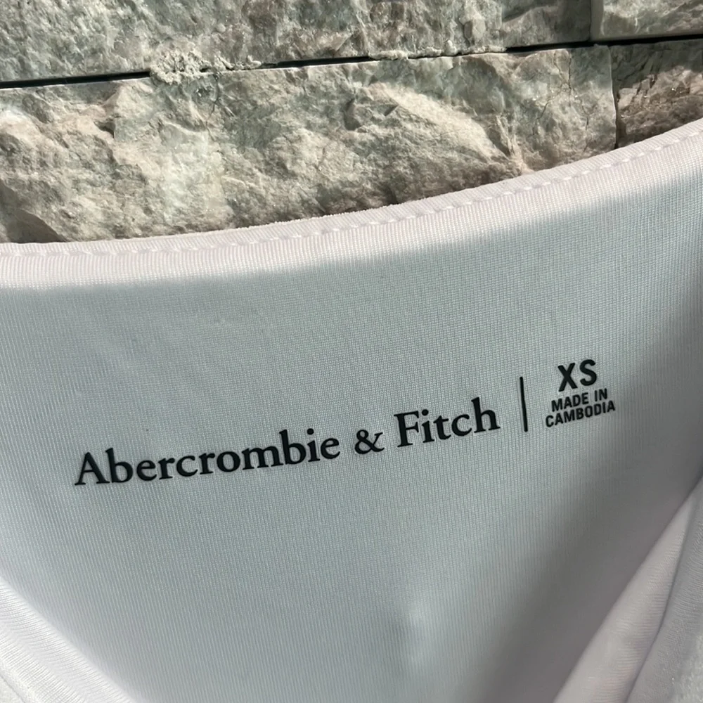 Abercrombie & Fitch classic sleeveless